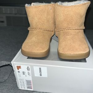 Baby uggs 02/03